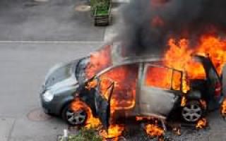 Neden bir arabanın yandığını hayal ediyorsun?