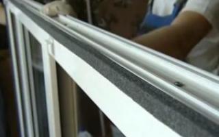 Trake za ugradnju prozora prema GOST-u Koja traka pokriva unutrašnji šav plastičnog prozora