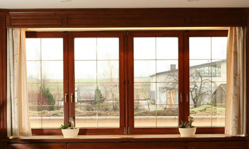 Ποια πλαστικά παράθυρα είναι καλύτερα να επιλέξετε για ένα διαμέρισμα: χαρακτηριστικά, κριτικές